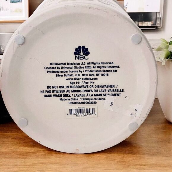 NWT NBC The Office World's Best Boss Large 10" White Ceramic Canister Jar w/ Lid - Picture 2 of 16